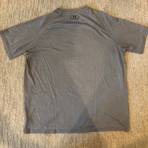Men’s Under Armour “Heat Gear” T-shirt Size XL - Picture 2 of 3